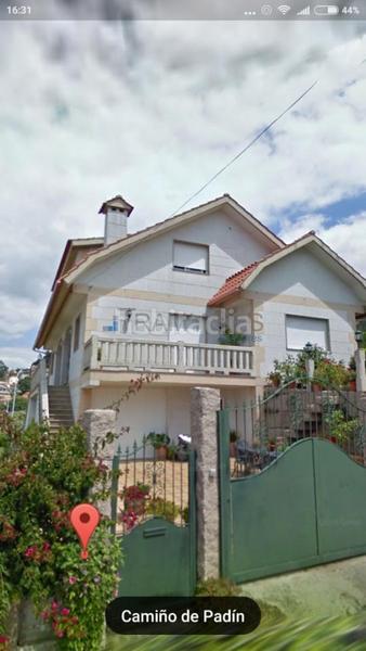 Foto 76c12960-b5e9-49d9-8ee4-56aeea54c056. Casa aparellada amb calefacció aparcament a Navia Vigo