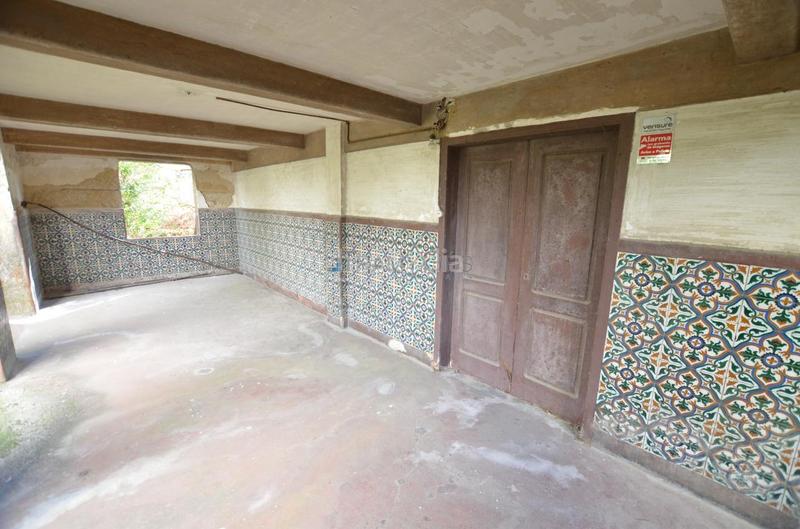 Foto f85a3cd9-f810-422f-a3cd-e63151961a60. Country house with heating parking in Plaza de la industria Vigo