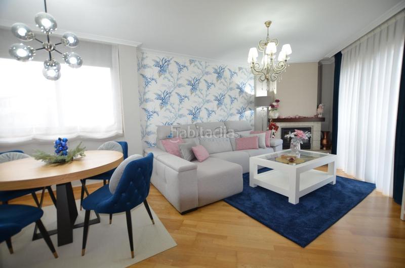 Foto 39517d1c-4c01-42bd-bc40-fa4a5299384a. Casa aparellada amb calefacció aparcament a Darbo Cangas