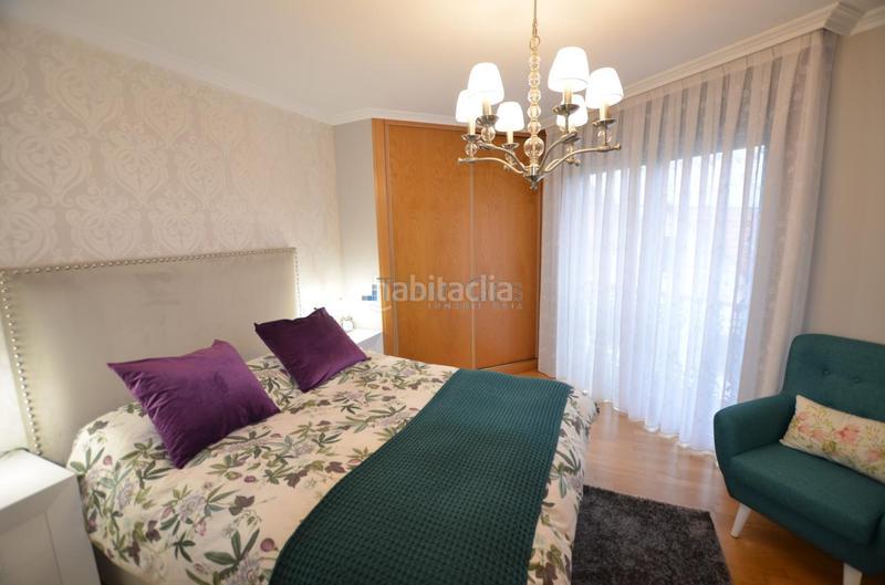 Foto 9583380f-8cca-41bc-8f68-c91f9cc77445. Casa aparellada amb calefacció aparcament a Darbo Cangas