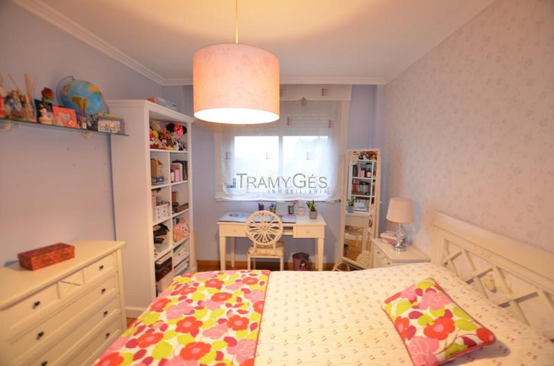 Foto f2a6ea55-3341-4a41-aec0-0860ea69e67f. Casa aparellada amb calefacció aparcament a Darbo Cangas