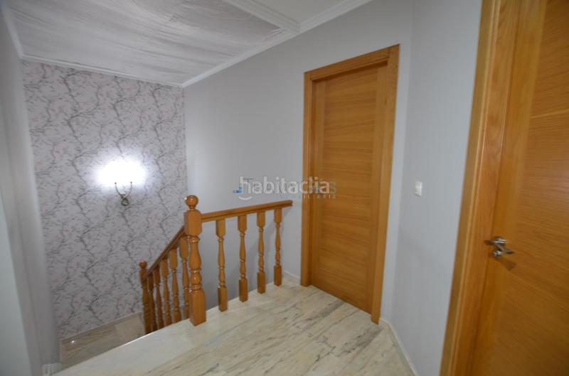 Foto f7ddf505-6dd8-4b19-8242-36c7991721b8. Casa aparellada amb calefacció aparcament a Darbo Cangas