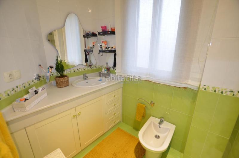 Foto 01a28f05-3976-4db4-ad51-42d261597720. Casa pareada en Darbo Cangas