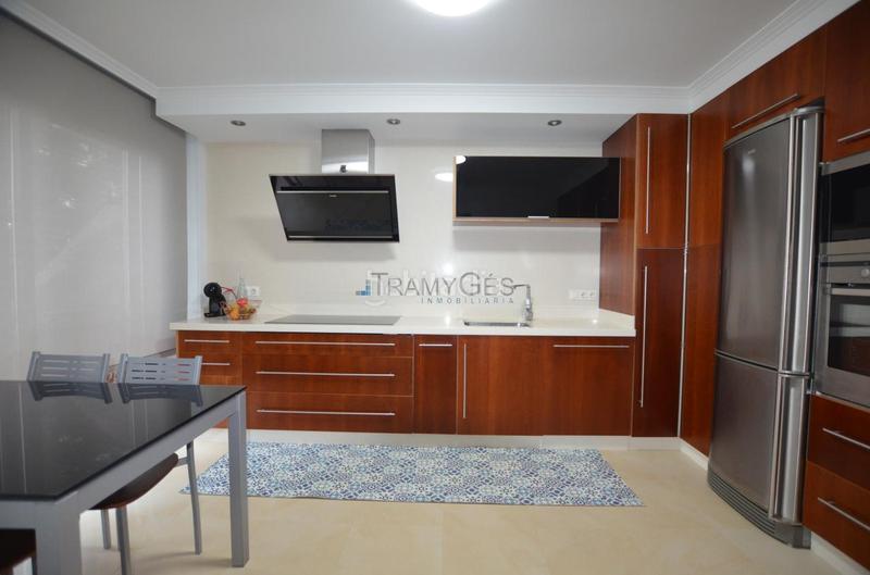 Foto 06c9e701-442d-4778-853d-1f4f633300f0. Casa pareada en Darbo Cangas