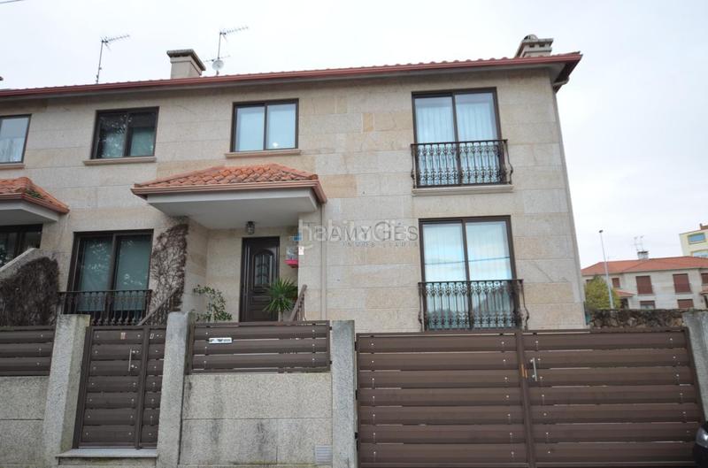 Foto 1a1c10ed-c1df-481d-936b-8bef05ab546f. Casa pareada en Darbo Cangas