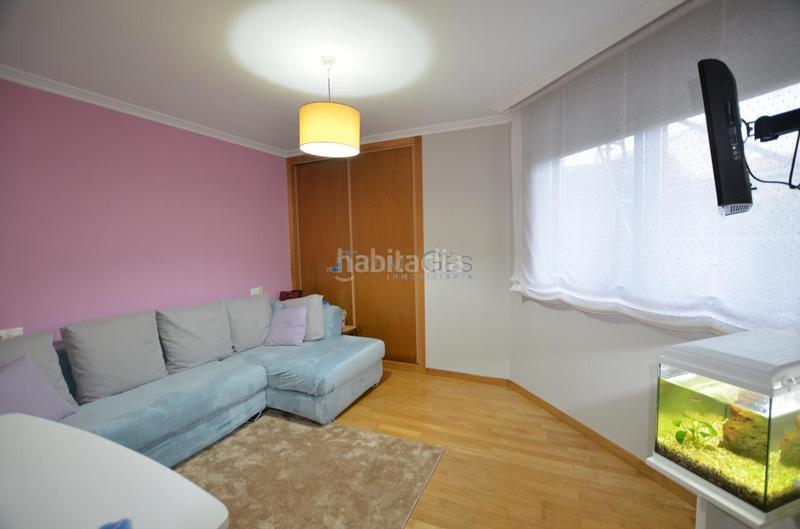 Foto 1a8f921b-d6b5-4a44-9d26-5460eae61ce2. Casa pareada en Darbo Cangas