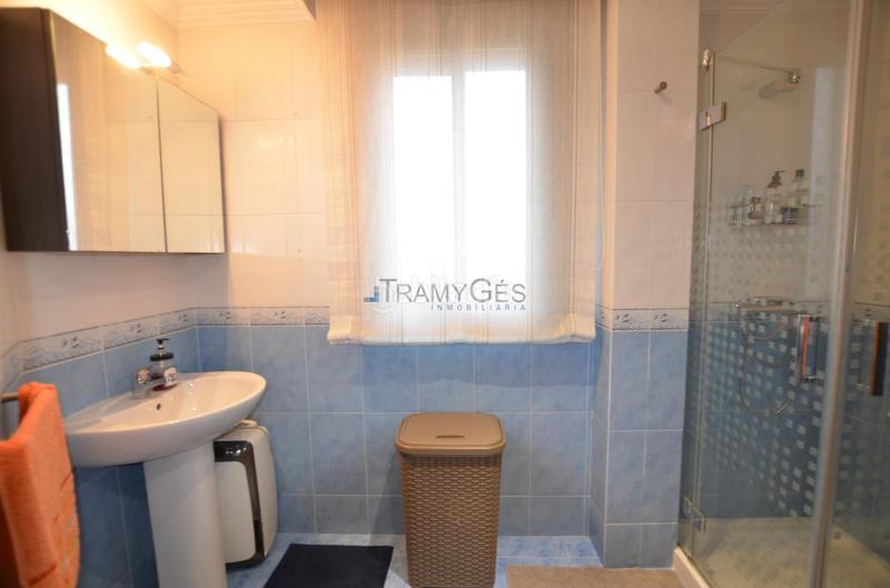 Foto d2f6a47d-9284-4391-939c-6f3f1f416c00. Maison jumelée avec chauffage parking dans Darbo Cangas