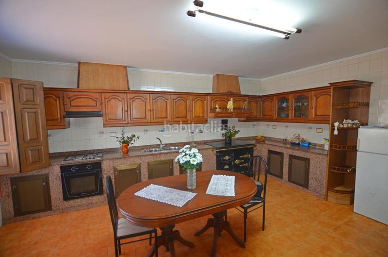 Foto 8ae7e23a-1715-48c6-990d-c0335f2f1659. Haus mit heizung parking in Tomiño