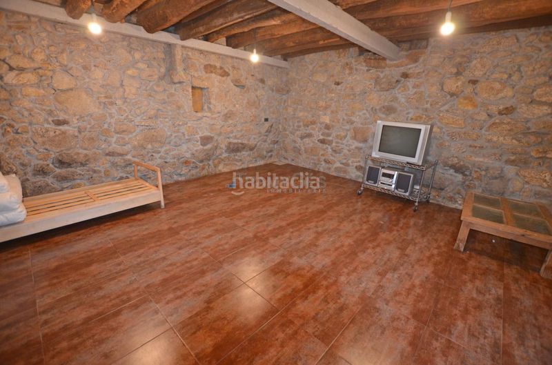 Foto ceddcbae-6311-449d-af06-2f2f035006e4. Casa amb aparcament a Guarda (A)