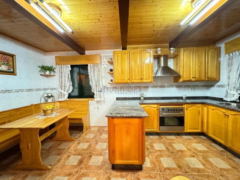 Foto 0d50bfdd-de55-441e-8de6-cff48075849e. Chalet en Redondela