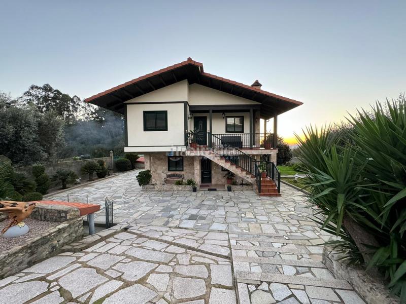 Foto 84a6121b-bc5d-48e6-b9a3-beea8b820685. Chalet en Redondela