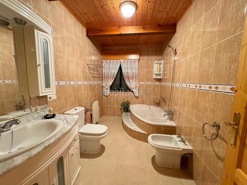 Foto f3c1bd0f-3f75-4328-90bd-3cb3e3fa3cc6. Chalet en Redondela