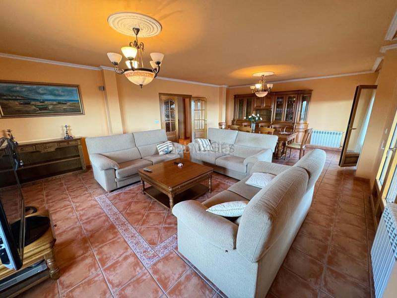 Foto f4ad1ee7-0f0b-4be7-ac20-ec48c68c1ca8. Chalet with heating parking in Sobradelo Vilagarcía de Arousa