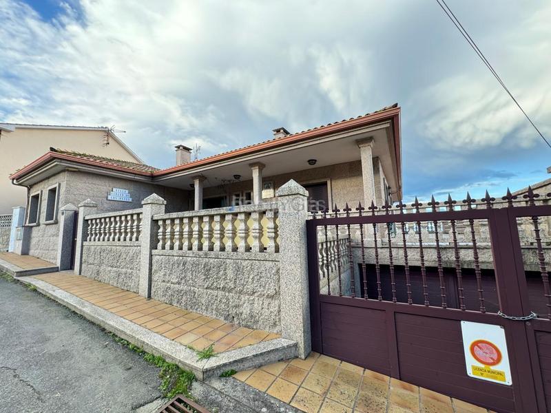 Foto 8393303f-047d-46e7-b29b-57f9198af8db. Chalet con riscaldamento parcheggio in Sobradelo Vilagarcía de Arousa