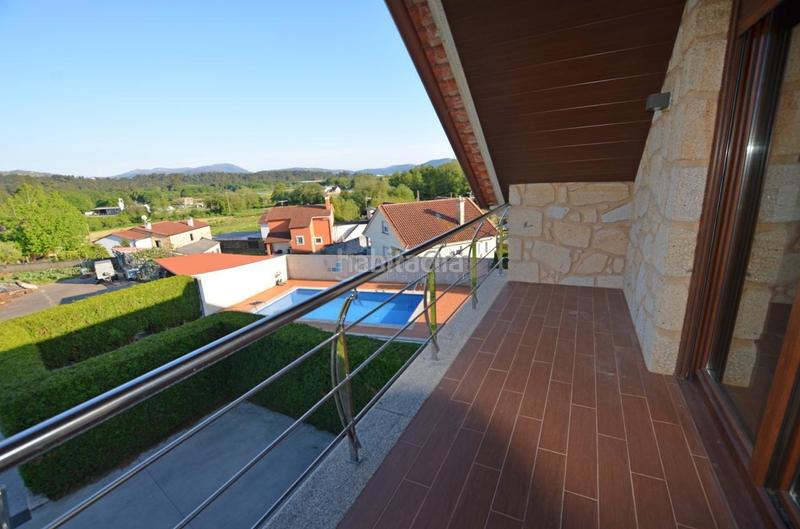 Foto bedb84af-f466-4cdf-ab29-258a8b32a5d8. Chalet mit heizung parking pool in Rosal (O)