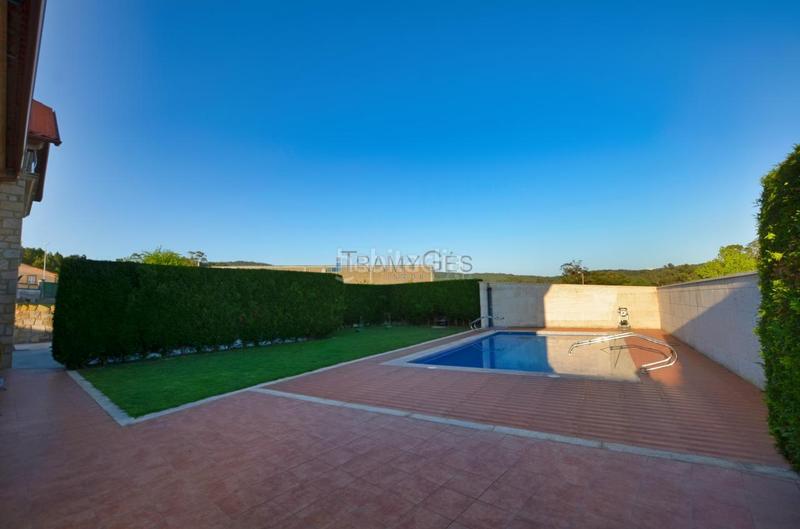 Foto c5fd4450-bd80-47d0-b5b4-b990aad82b34. Chalet mit heizung parking pool in Rosal (O)