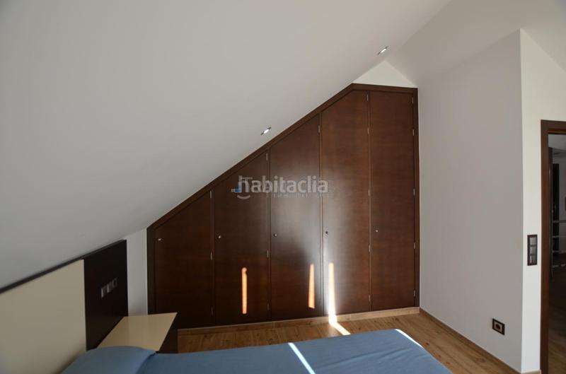 Foto d5a3dfb2-63f1-43ef-94b0-95b8c6017f62. Chalet mit heizung parking pool in Rosal (O)