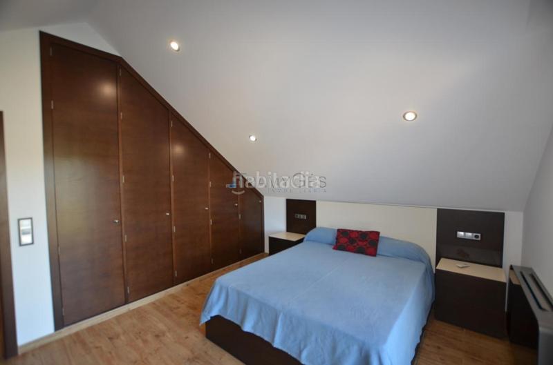 Foto f7096ec2-0ddb-43ee-b534-84cb9b85199e. Chalet mit heizung parking pool in Rosal (O)