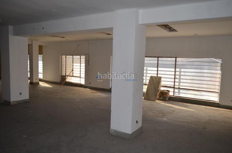 Foto c6dd78a6-9171-4e10-8cd1-08f044442851. Locale commerciale in O Castro Vigo