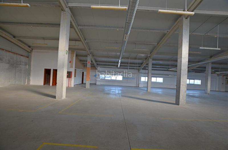 Foto a74c1aa5-1ca7-489f-9e21-76cbf3f99e75. Fabrikhalle in Valadares - Beade Vigo