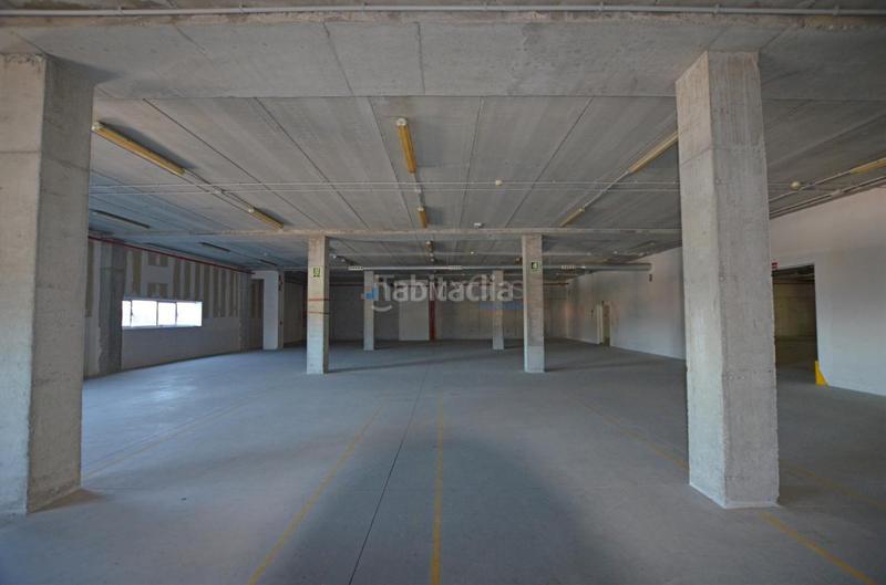 Foto b008a412-bf84-4878-b6ec-f9dfd03162f7. Fabrikhalle in Valadares - Beade Vigo