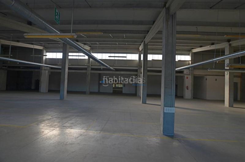 Foto 25cb6562-d042-4a5a-b444-5236dd25c537. Nave industrial en Valadares - Beade Vigo