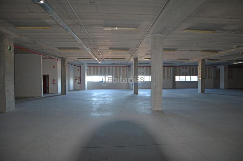 Foto 60f3c64c-a994-4d7d-982d-13fb495bfa30. Nave industrial en Valadares - Beade Vigo