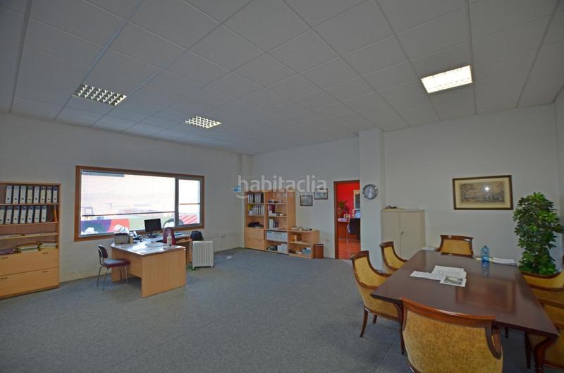 Foto 0f9efdd3-a66e-42b9-a5fd-5417219a9272. Business premise in Berbés - Peritos Vigo