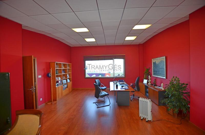 Foto 17f26383-73dd-42c9-b3ae-ff7579d224a9. Locale commerciale in Berbés - Peritos Vigo