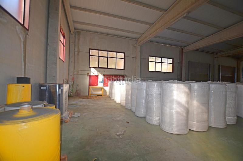 Foto 0ba5428b-64de-458d-8cc5-815c02f6f549. Lloguer nau industrial a Mos