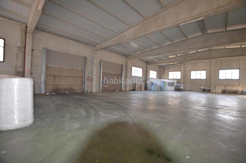 Foto 0d2c4fff-b3d4-490d-9393-481dc06b106d. Lloguer nau industrial a Mos