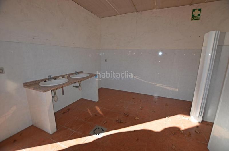 Foto 2ab826ec-f6cd-45eb-b24f-0bd6fd3ce757. Lloguer nau industrial a Mos