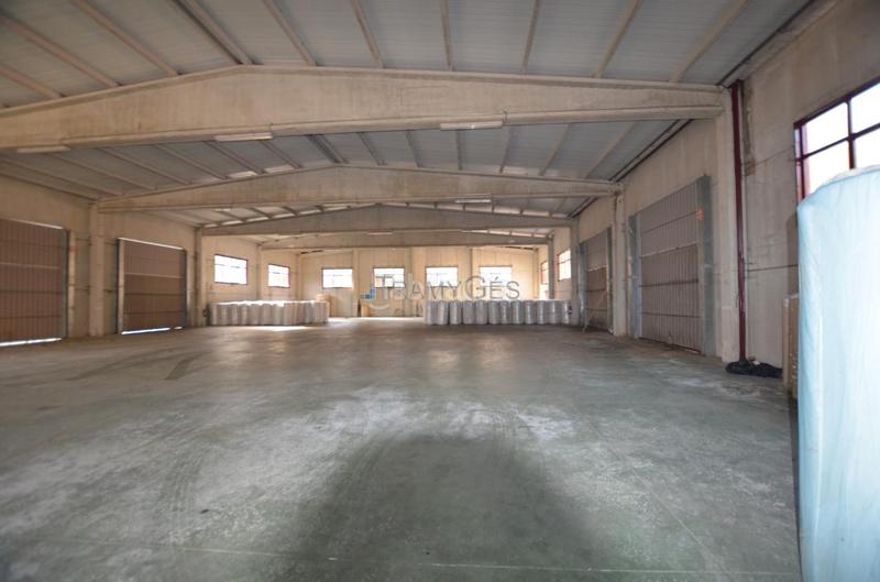 Foto 887ca77c-c723-4fe7-9af2-6458b6cab0f4. Lloguer nau industrial a Mos