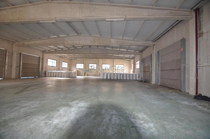 Foto 966ca20f-301f-4e8e-9df7-79dbedf45202. Lloguer nau industrial a Mos