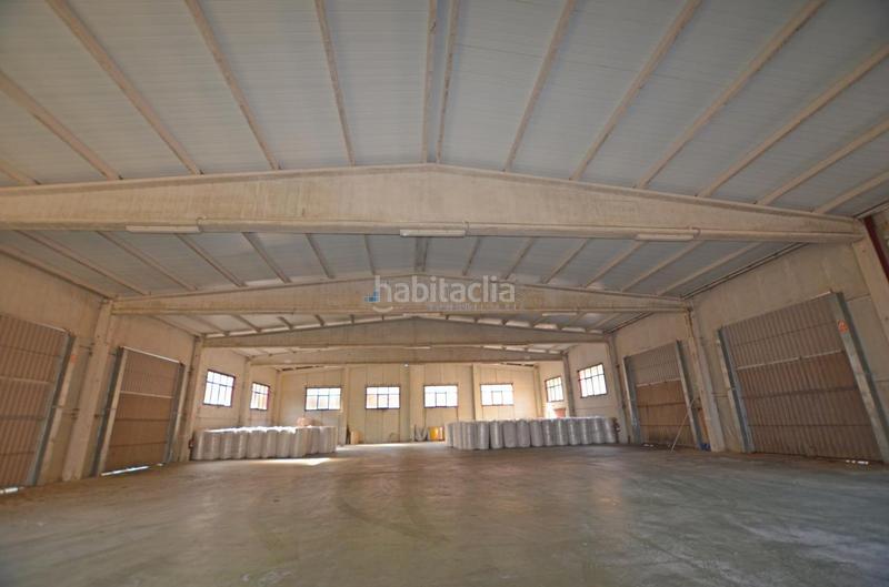 Foto bfa4ca5c-8eaa-4c9e-944f-83b75c456406. Lloguer nau industrial a Mos