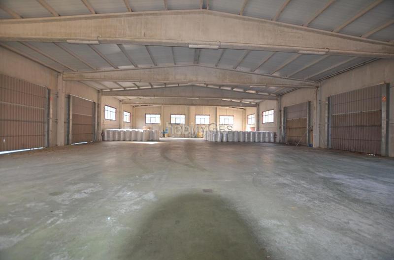 Foto c162421c-e751-49ca-afd4-fb7656ba1217. Lloguer nau industrial a Mos