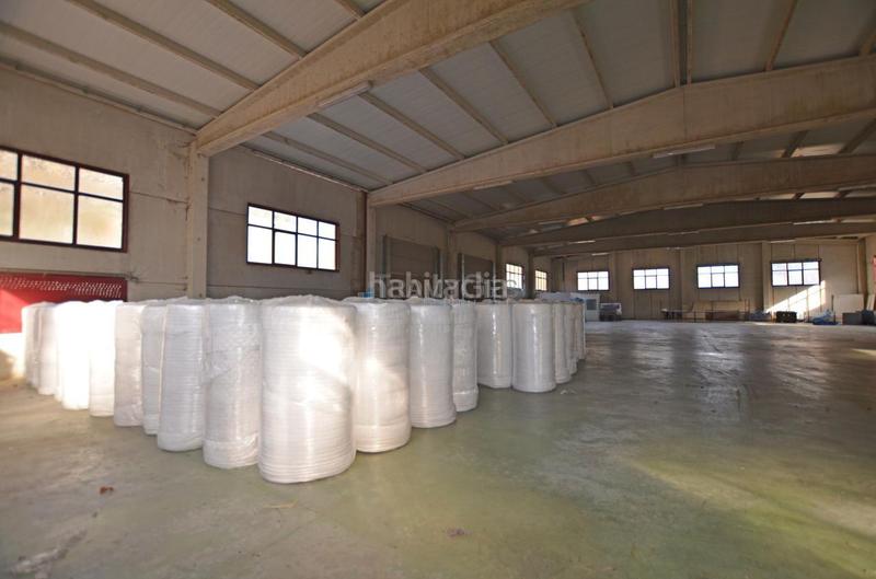 Foto d4a19d40-8abe-4a3c-8f99-642d582ce189. Lloguer nau industrial a Mos