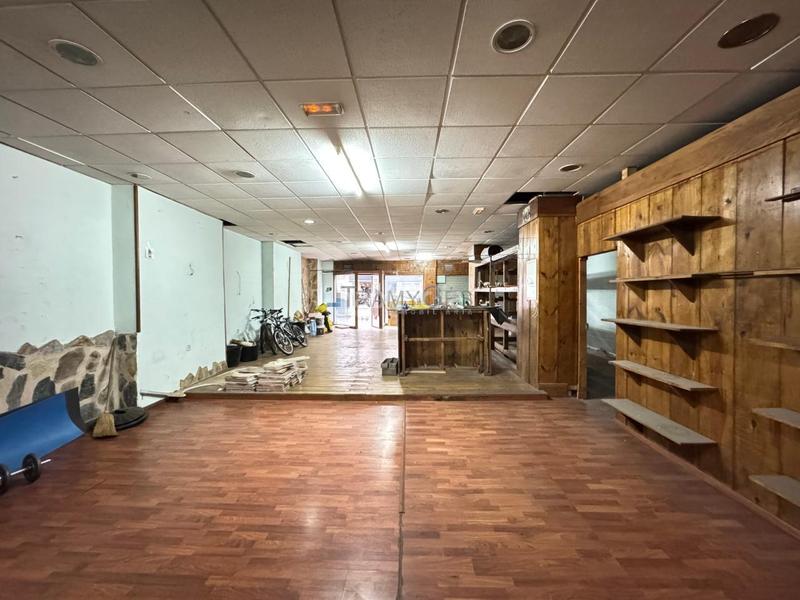 Foto 1cf6ba4b-04e4-42e0-9039-54335073d376. Local comercial en As Travesas - Balaidos Vigo