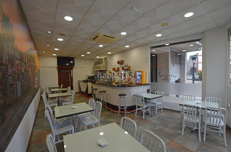 Foto 35ecbfcb-4603-4ddb-a0d4-d6687160e45a. Local comercial en Tui