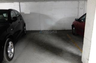 Aparcament cotxe a Tomiño