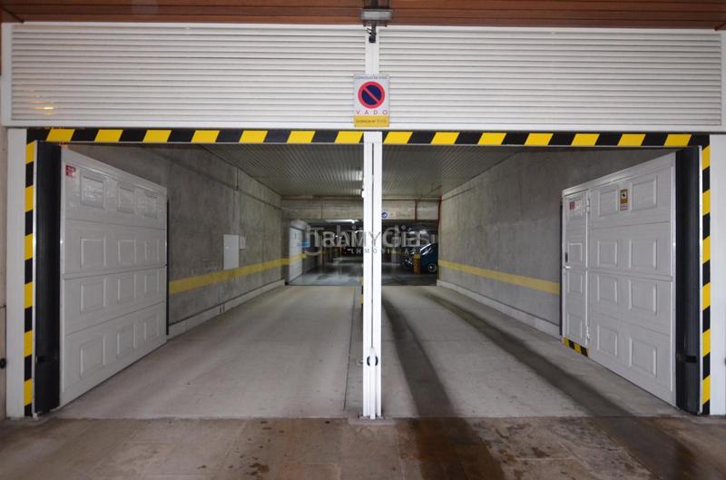 Foto 54627e67-8f3d-4a2a-97ce-a592c5295e6b. Parking coche en O Castro Vigo