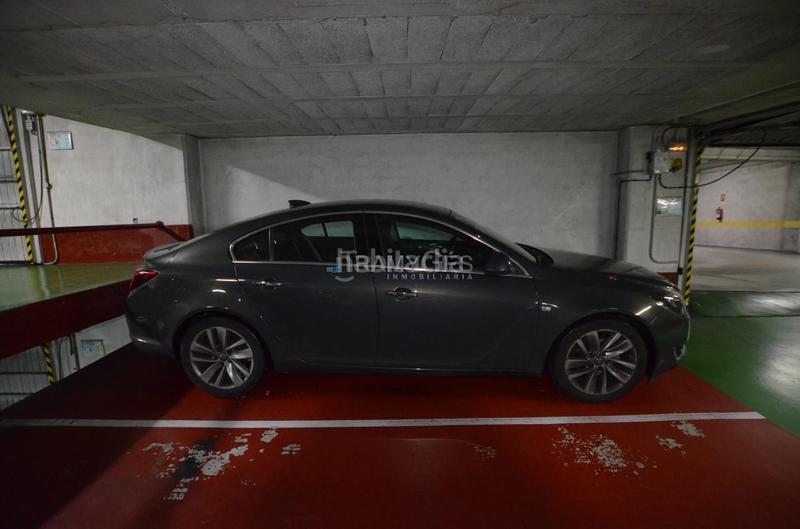 Foto 67cffa8a-8856-451d-8626-b0b66629a2e6. Parking coche en O Castro Vigo