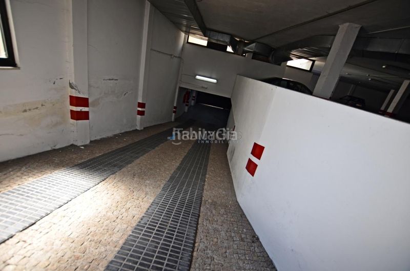 Foto a397fc7a-4048-4c99-b93a-4bf1fbf11061. Aparcament cotxe a Guarda (A)