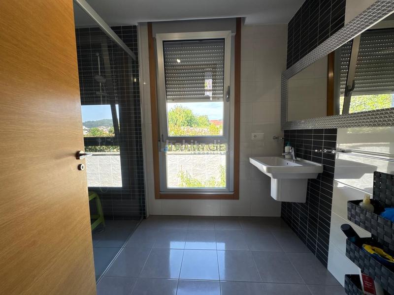 Foto 0af017f8-6104-4369-ab7a-b8e096ca483d. Chalet mit heizung parking in Darbo Cangas