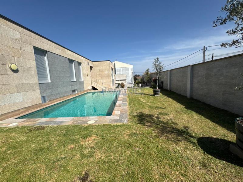 Foto ddd2ac54-0b4a-4bf3-a6cf-6e98e8ab2063. Chalet mit heizung parking in Darbo Cangas