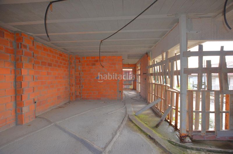 Foto 0aafdd48-aa95-4408-b4e2-61293b79c22b. Casa aparellada amb aparcament a Moaña
