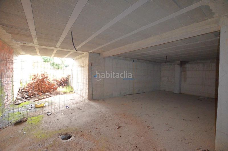 Foto 8340baf8-6150-4261-ab43-d91083d8e157. Casa aparellada amb aparcament a Moaña