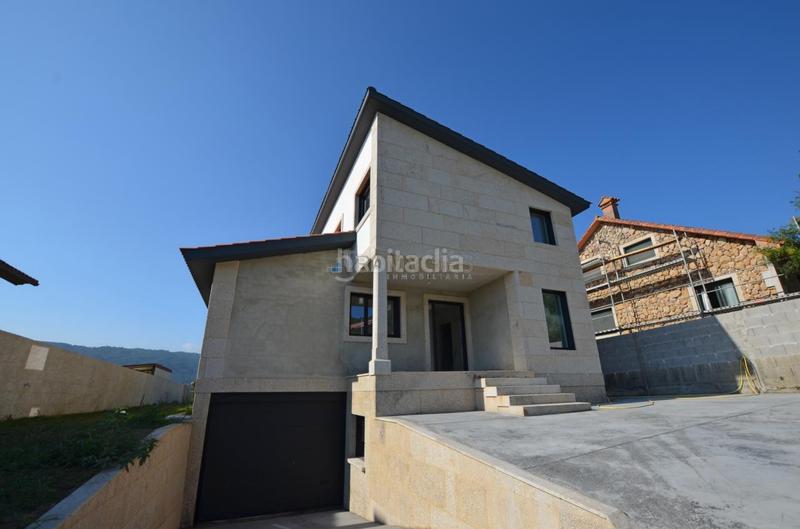 Foto c2a7ad94-fa9a-4704-a1fe-27d00f611e00. Chalet en Tomiño
