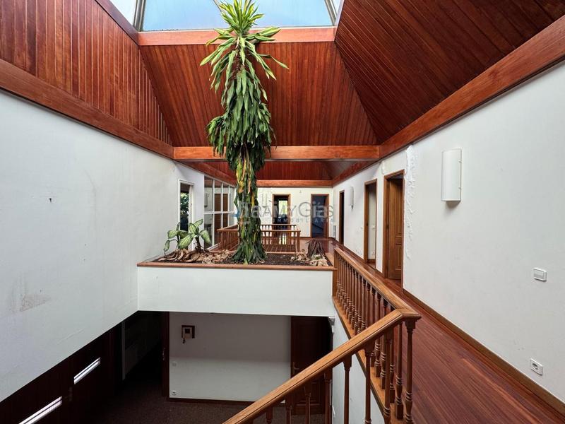 Foto ff19000f-8ded-4b67-b2b2-d80856ae81dc. Xalet amb calefacció aparcament a Plaza España - Corte Inglés Vigo