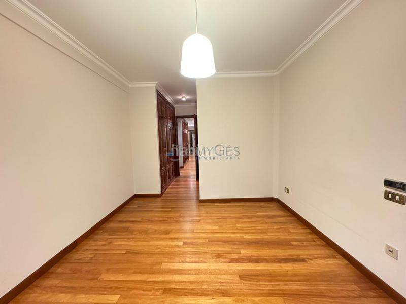 Foto 00e995a2-43b2-413d-a2a0-a0a9ea097764. Appartement avec chauffage parking dans Plaza España - Corte Inglés Vigo